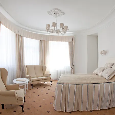 Hestia Draugi Hotelli 4*