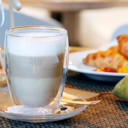 Hestia Draugi Отель Рига